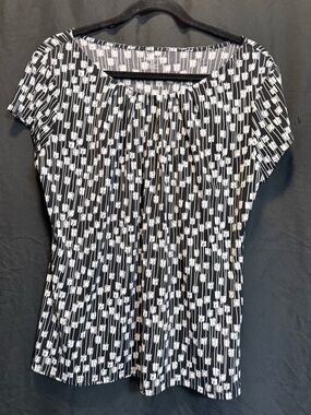 Worthington Black and White Printed Short Sleeve Tee